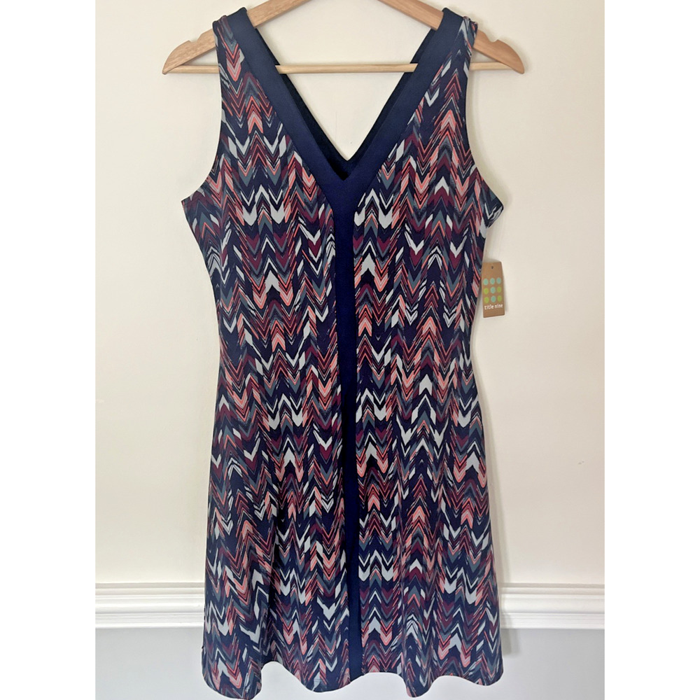 Title Nine Hillary’s Magic Mesh Athletic Dress Dress Small Happy Chevron‎ Nwt